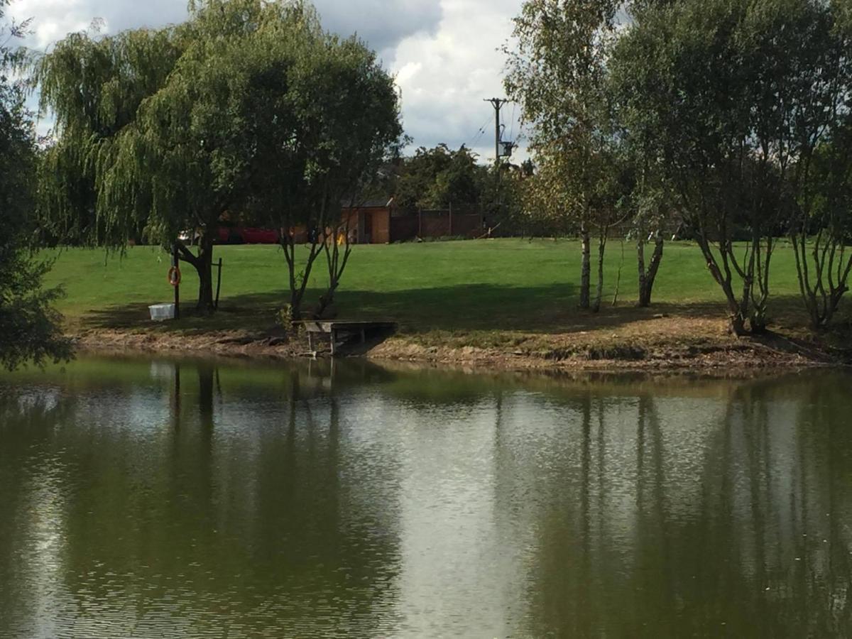 Elton Barn Fishery & Retreat Nottingham Ngoại thất bức ảnh